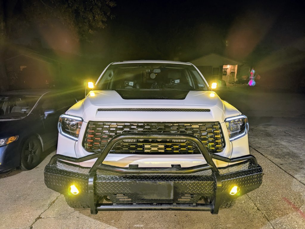 Ditch & Fog Lights On.jpg