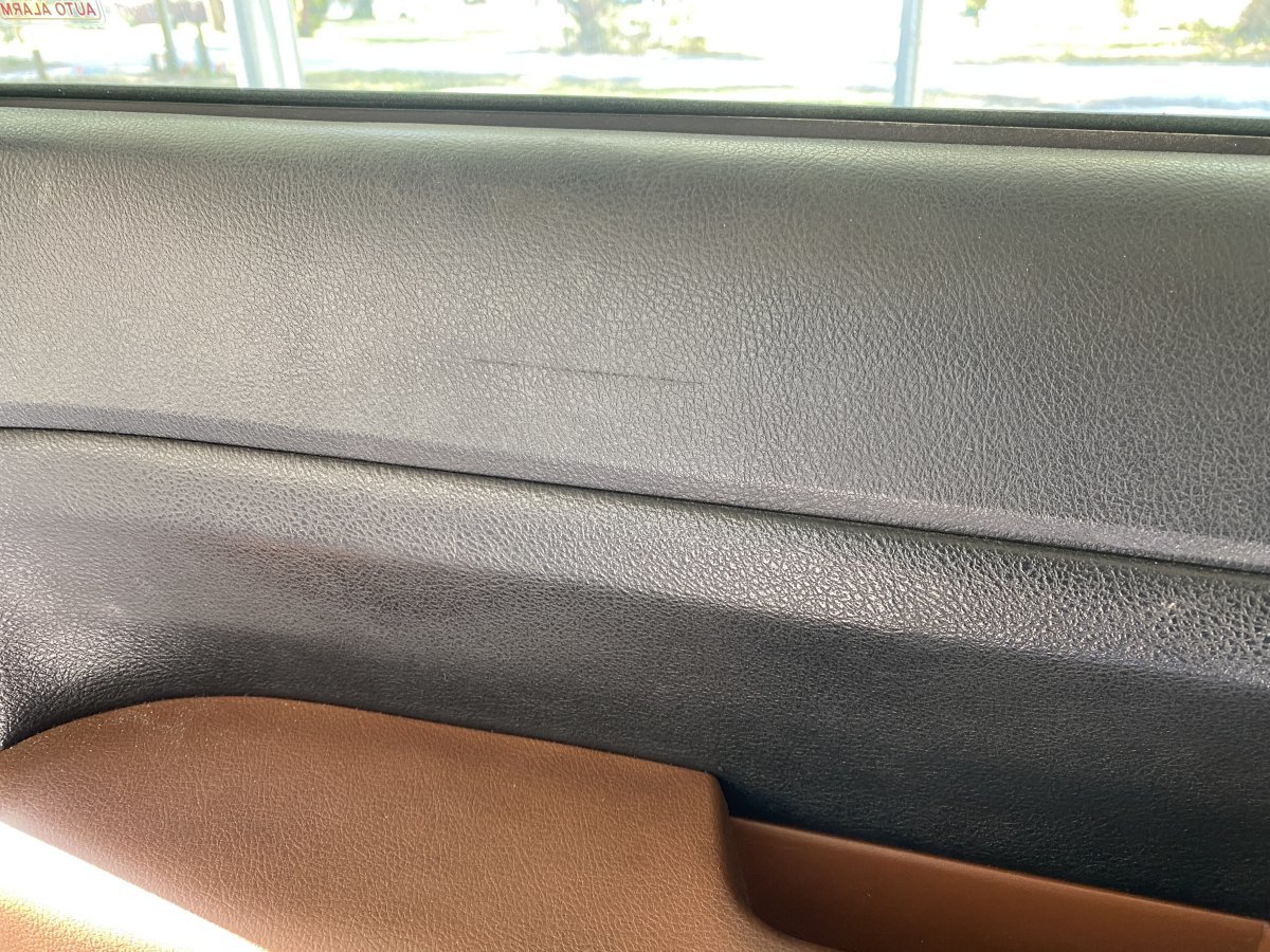 driver-door-panel-crack.jpg