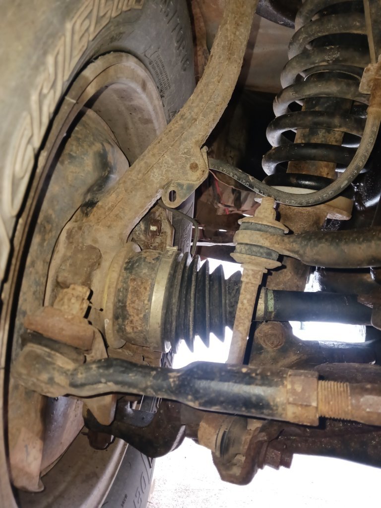 Driver Tie Rod end.jpg