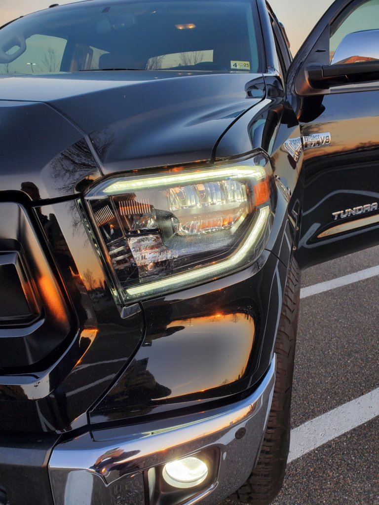 drl light on.jpg
