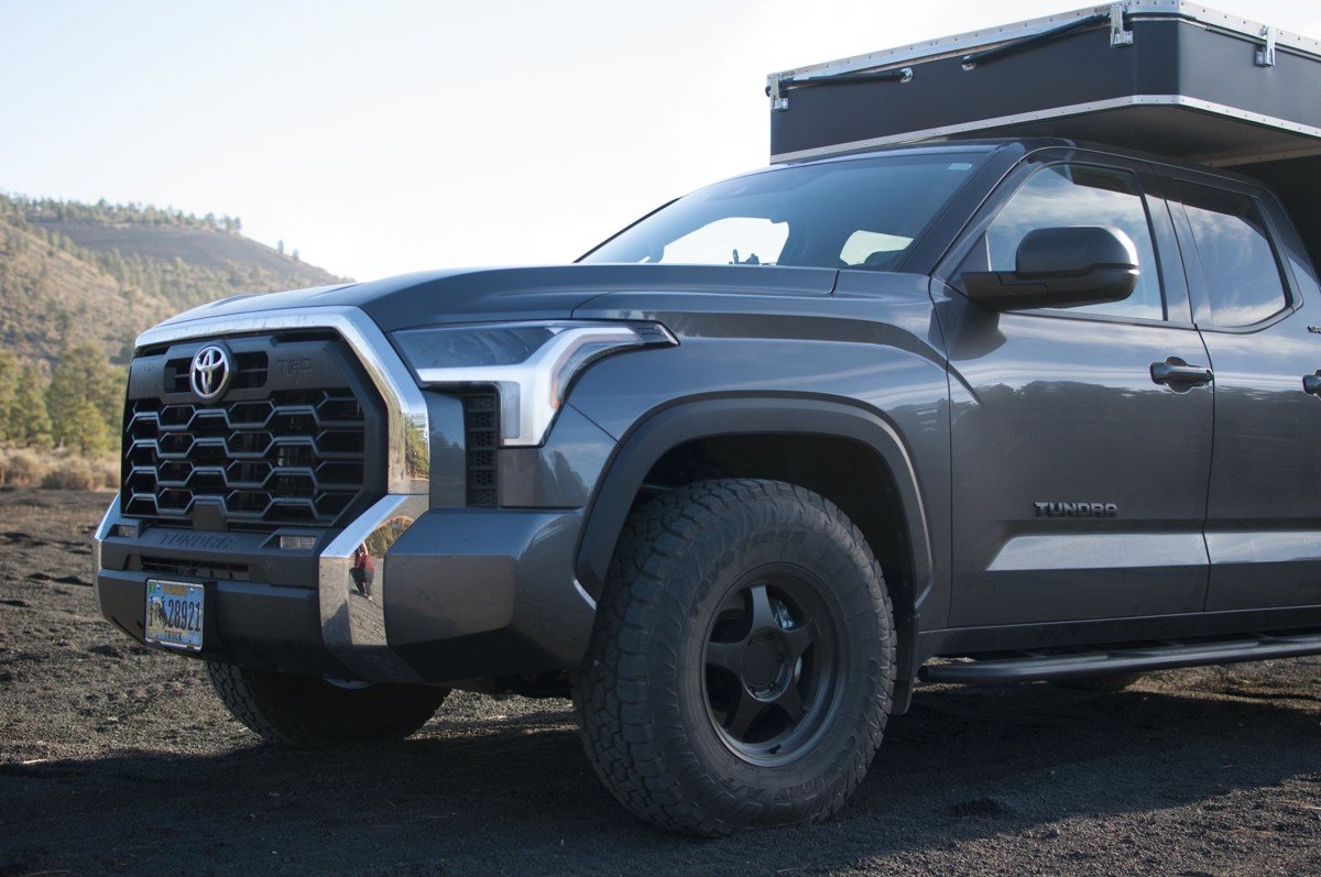 Dylan 2023 Tundra MGM 17x9 +25 6x1397 Five Star Matte Black 285-75R17 1200 (4).jpg
