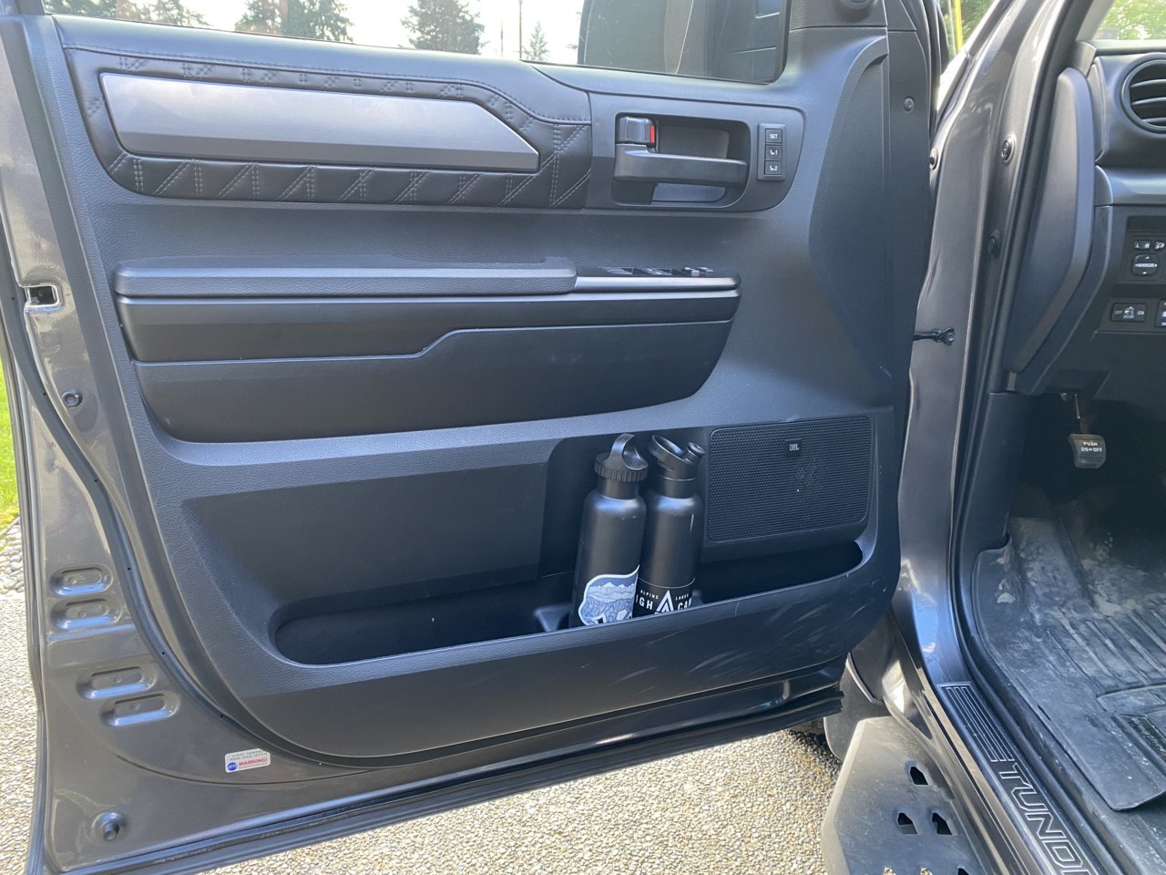 EF868AE9-F711-44E0-841A-25B28AE1E4B7.jpg