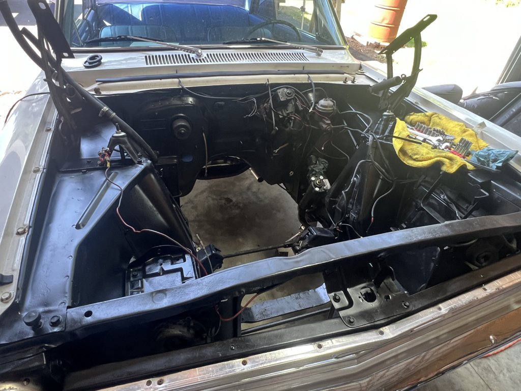 engine compartment.jpg