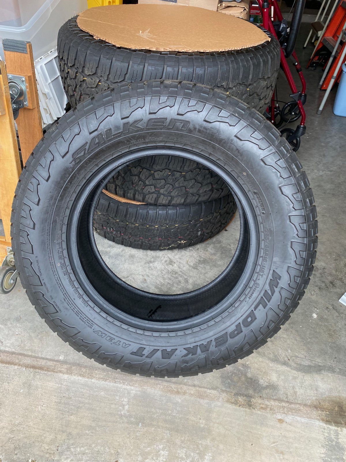 Falcon Tire 2.jpg