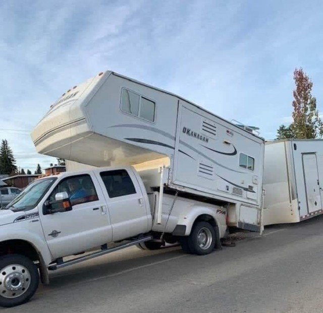 ford truck broke in half.jpg