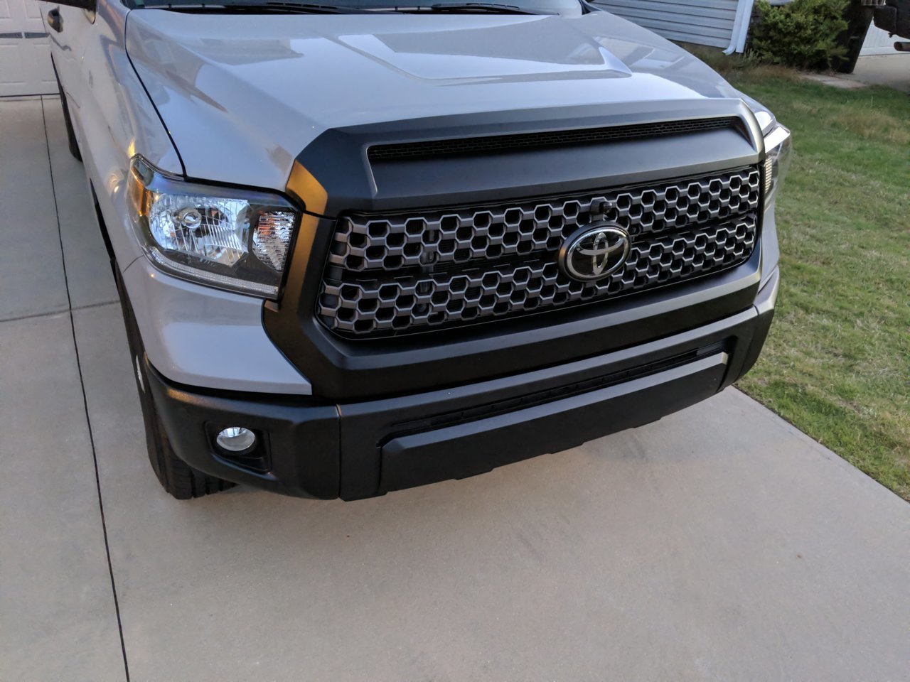 Front grille2.jpg