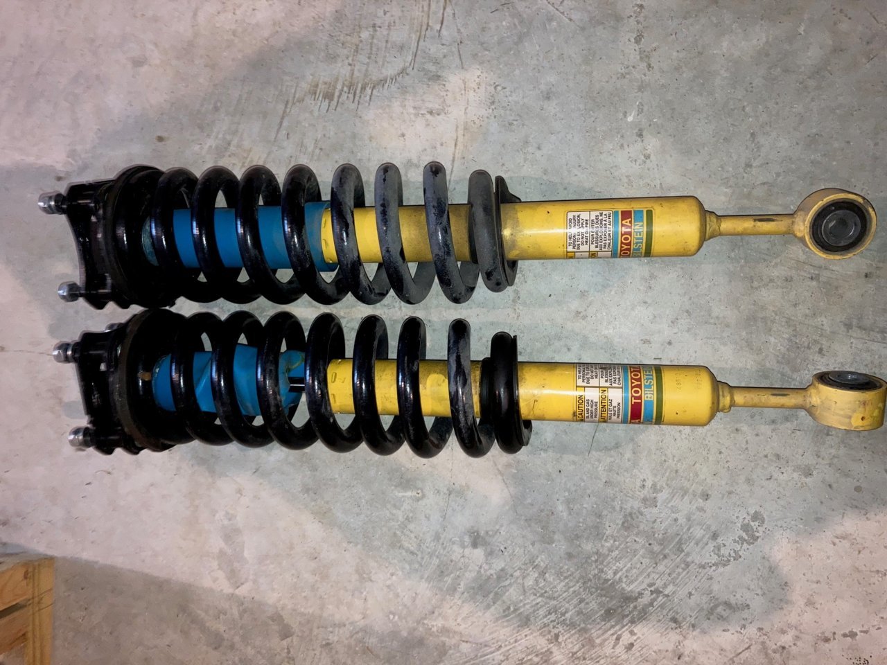 front shocks.jpg