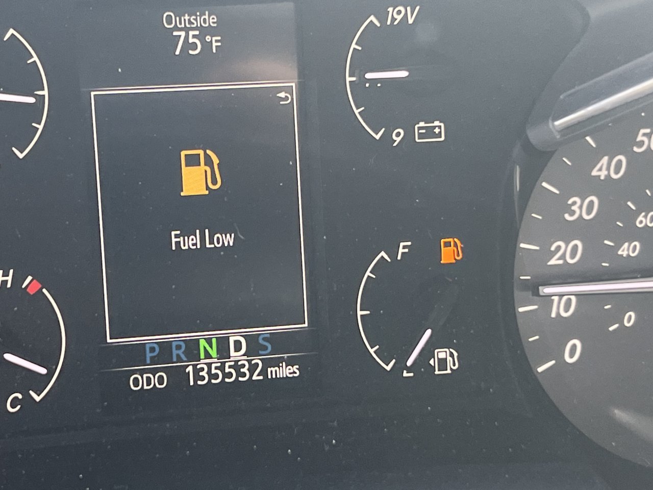 gas gauge under empty.jpg