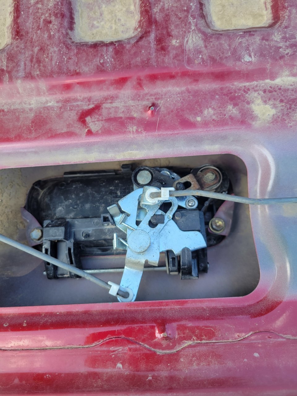 Handle open - not releasing.jpg