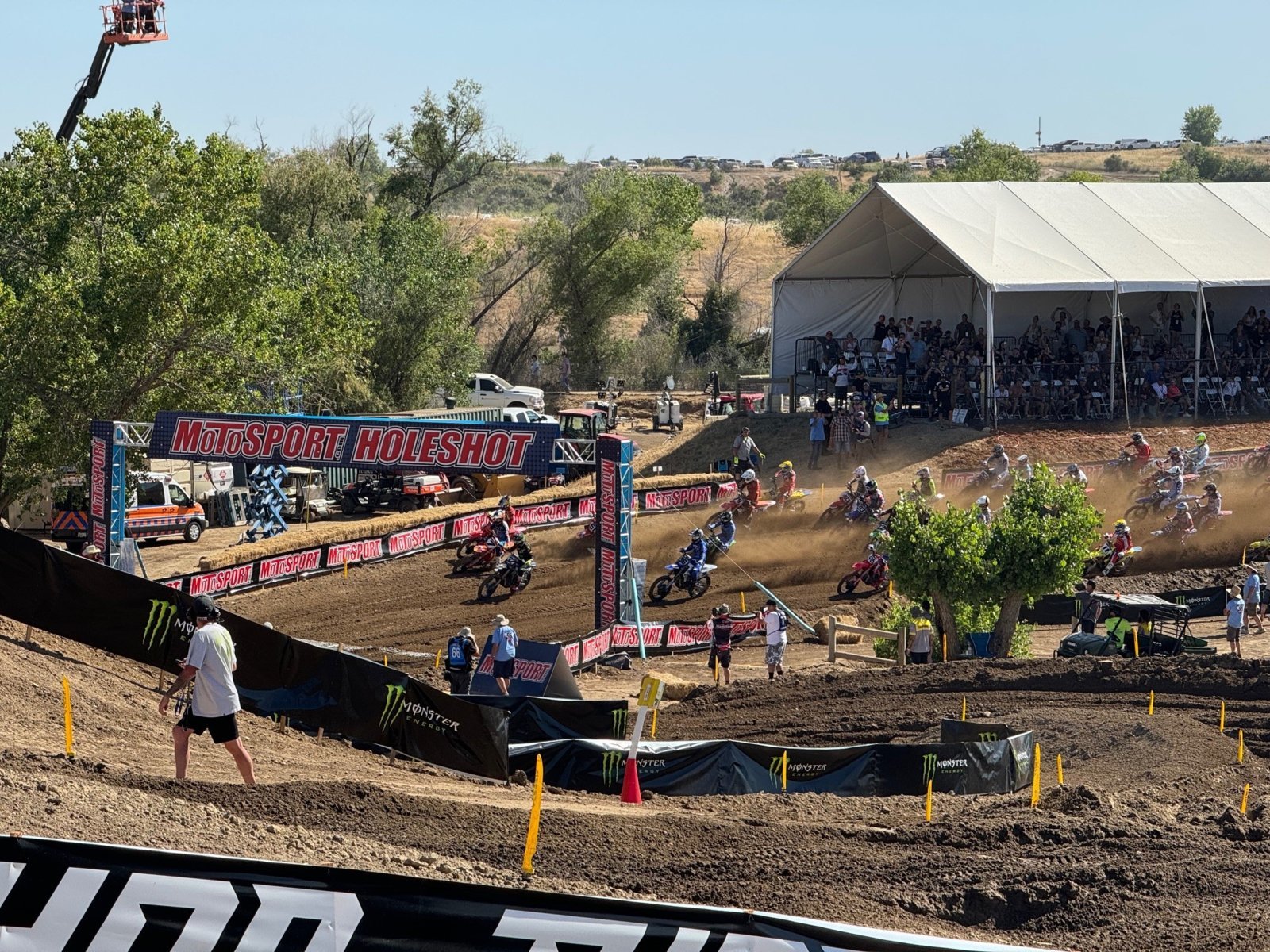HOLESHOT1.jpg