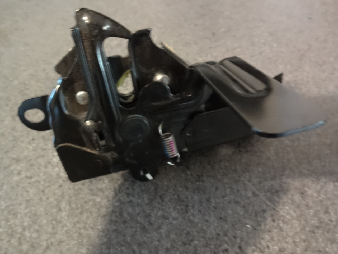 Hood latch1.jpg