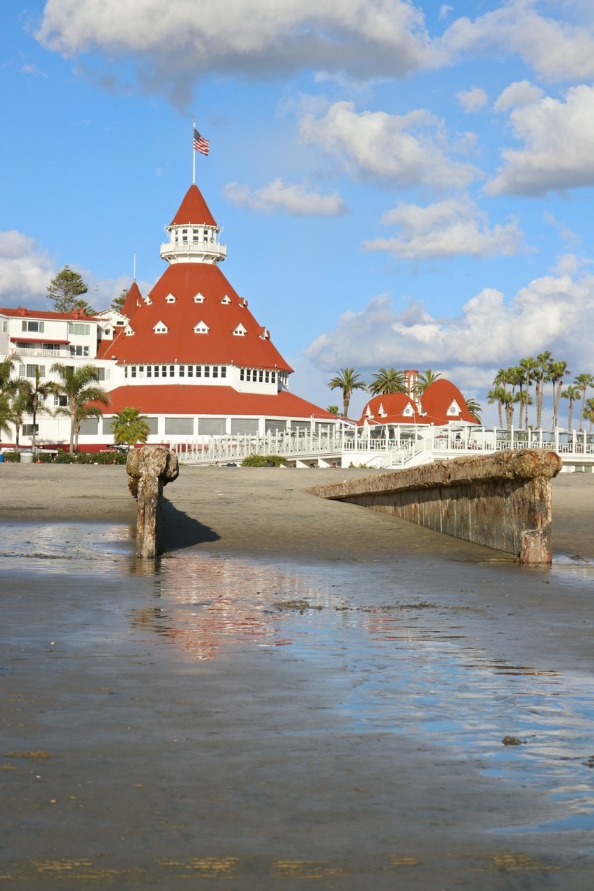 Hotel del Coronado turret and pier.jpg