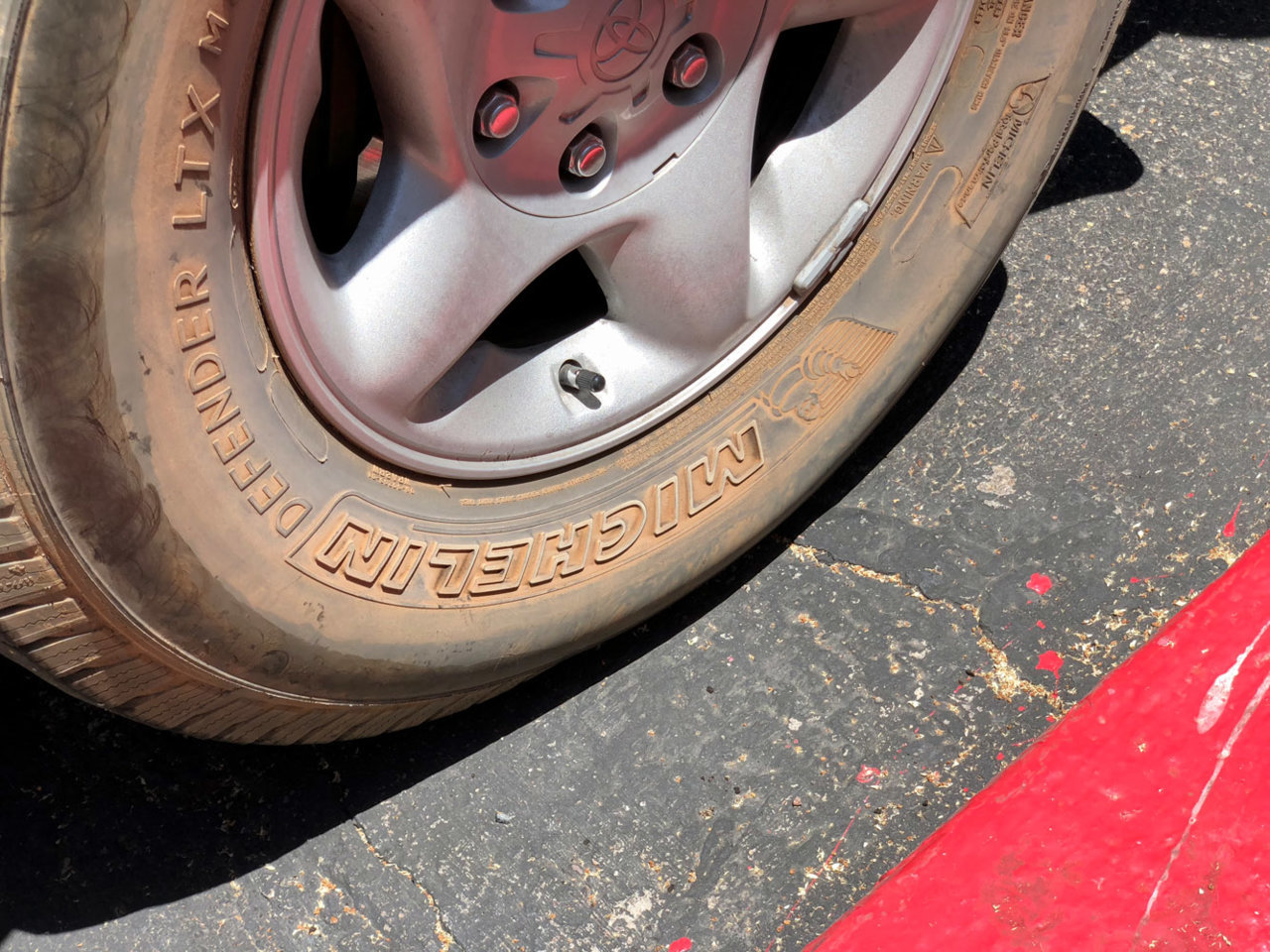 How To Find The Right Tire Pressure For Your 4x4 Using Chalk - The