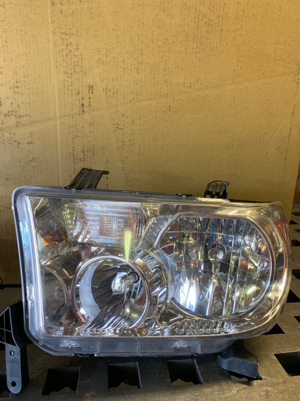 SOLD 2012 Headlights for Sale w/Leveling Motors | Toyota Tundra Forum