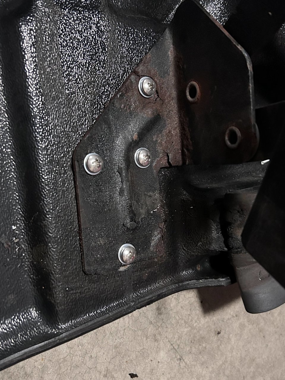 Undercover rivets popped.anyone fixed?