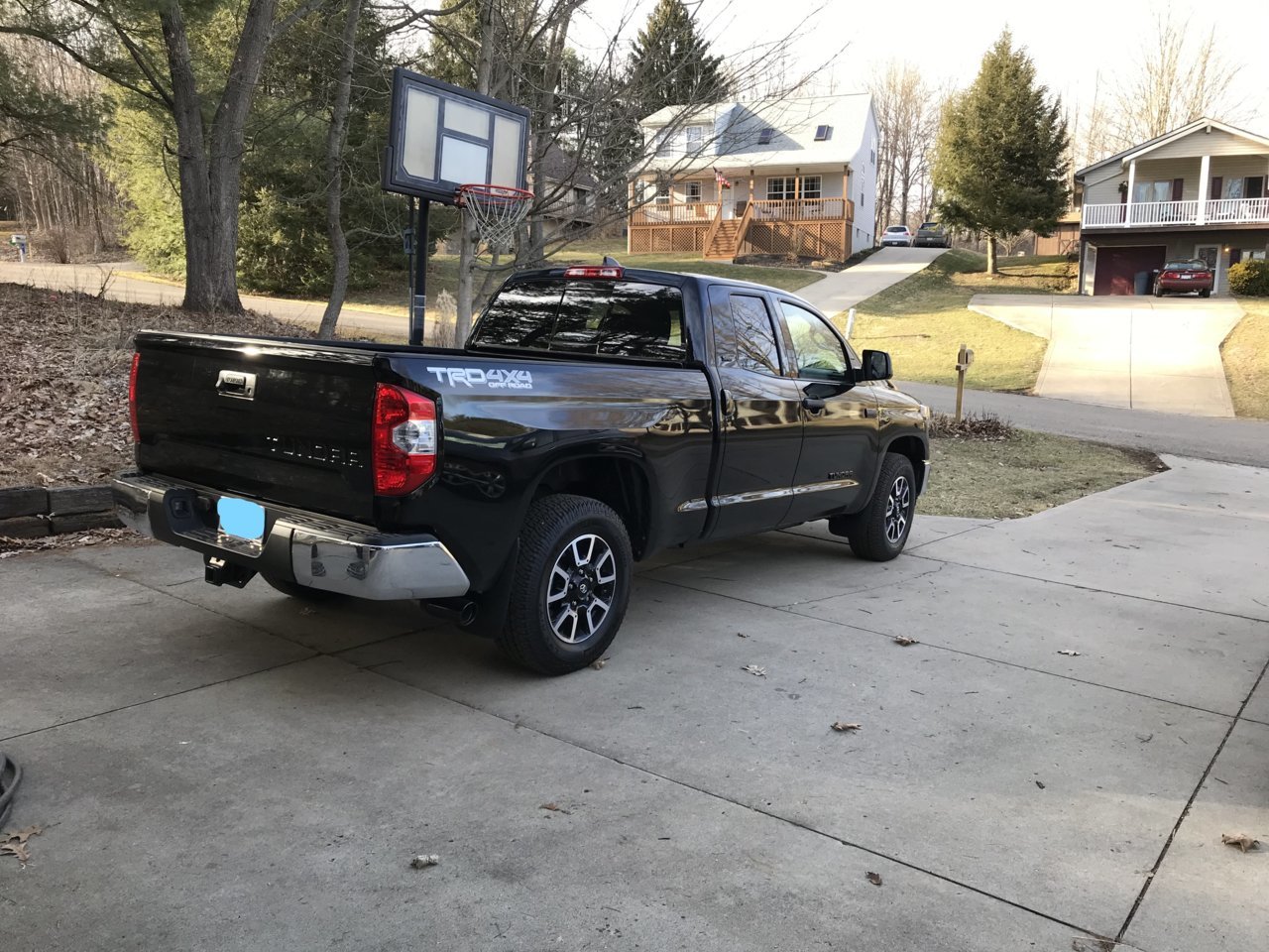 Inked 2020 Tundra in the driveway_LI.jpg