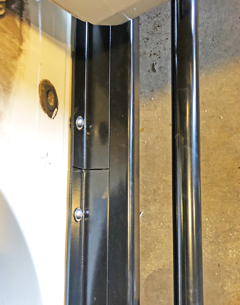 jeep-rock-slider-with-cover-panel.jpg