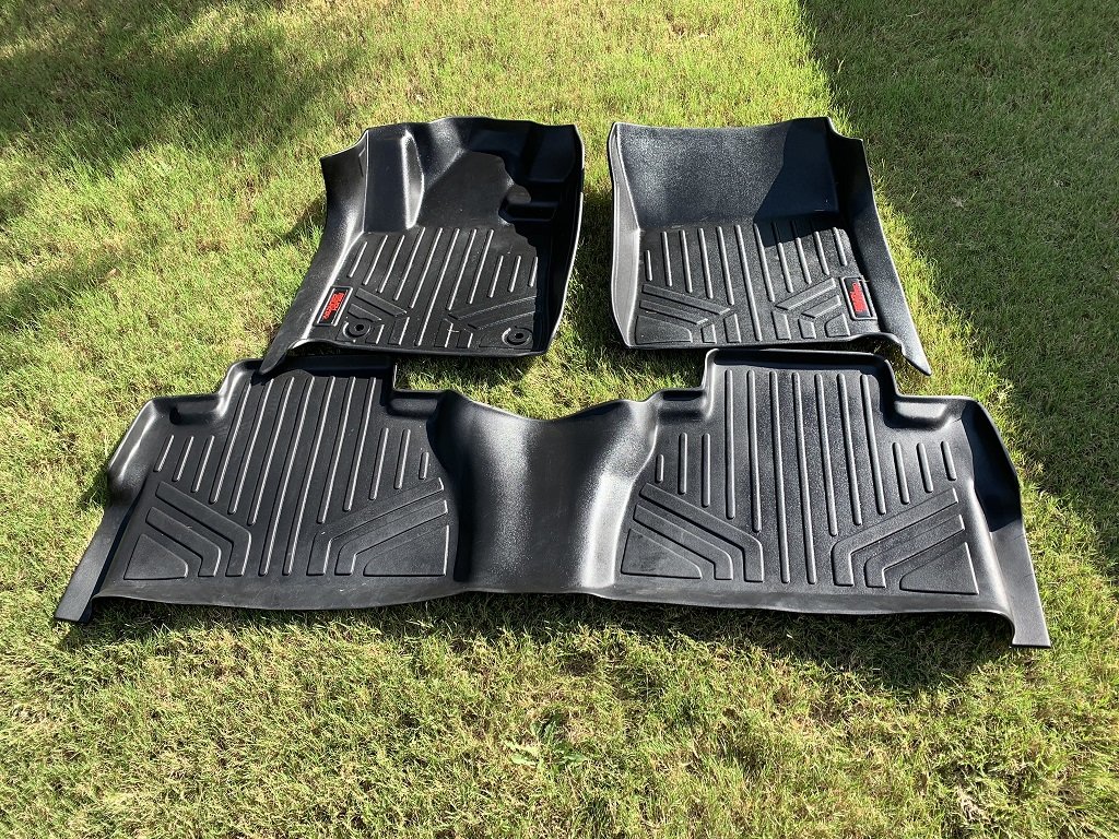 FS: Rough Country Heavy Duty Floor Mats, 14-19 Tundra, Excellent