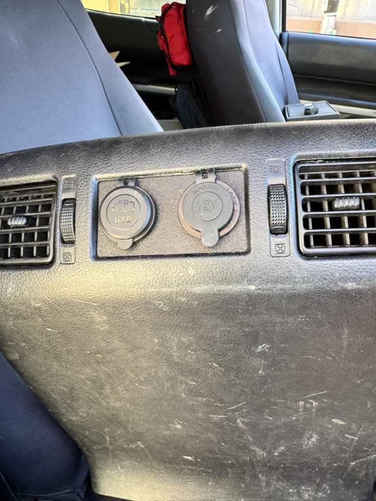 Mighty Mouse rear power ports.jpg