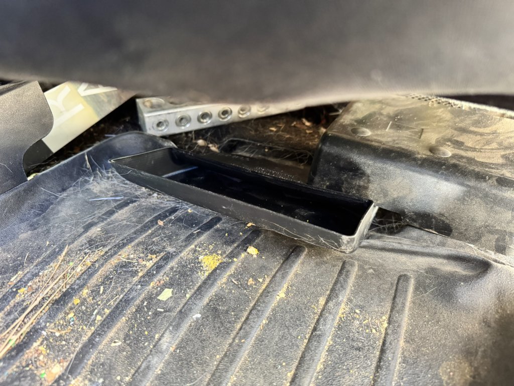 Mighty Mouse rear vent ports.jpg