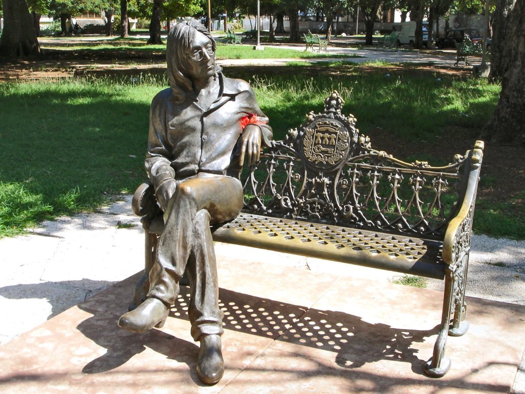 monument-statue-garden-park-bench-cuba-s.jpg