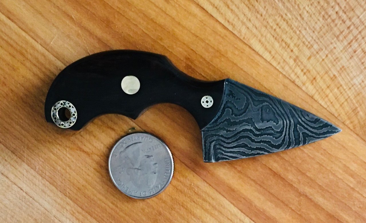 Neck Knife.jpg