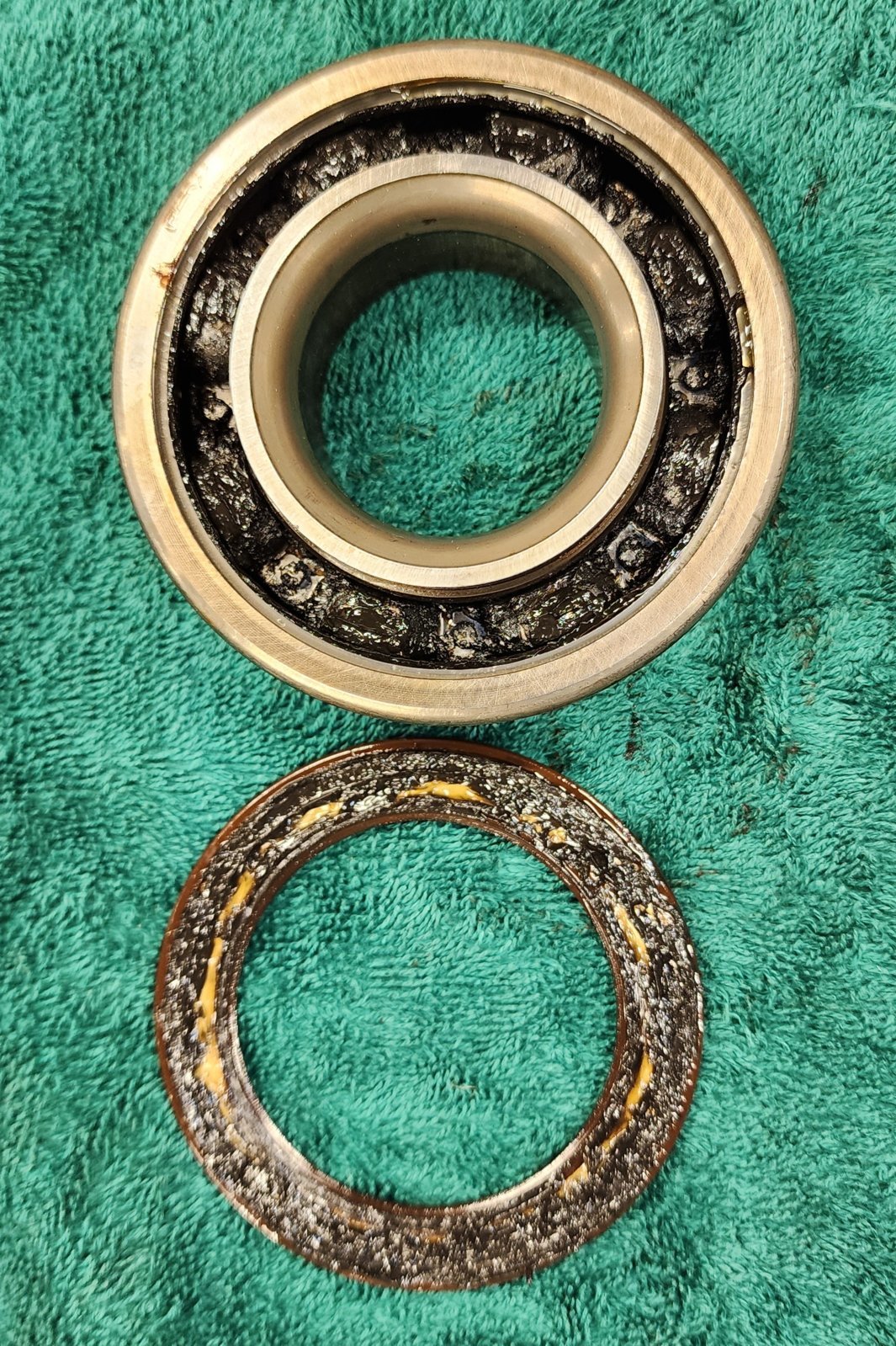 Original rear wheel bearing.jpg