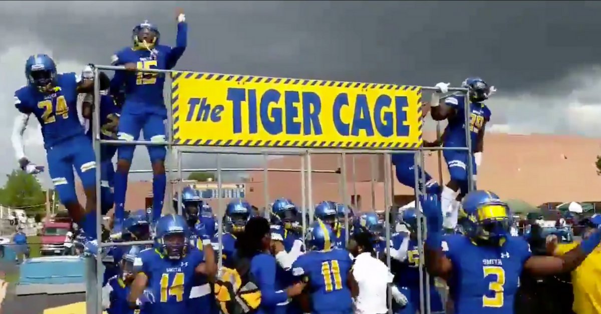 oscar-smith-football-entrance.jpg