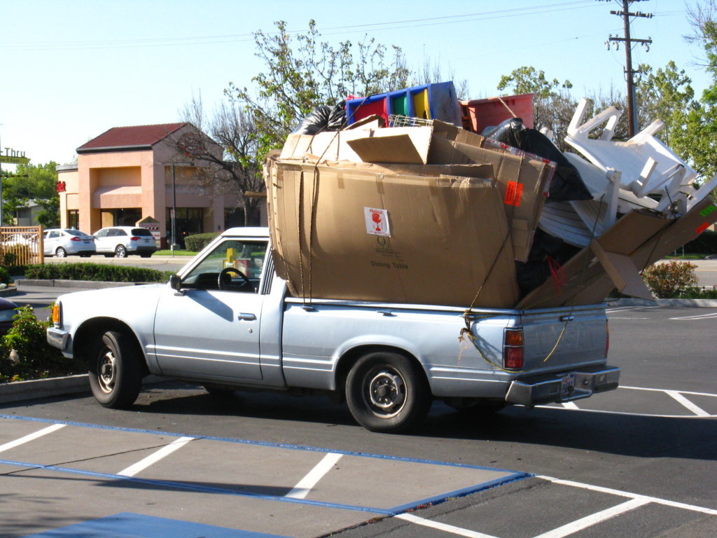 Overloaded Pickup-01.jpg