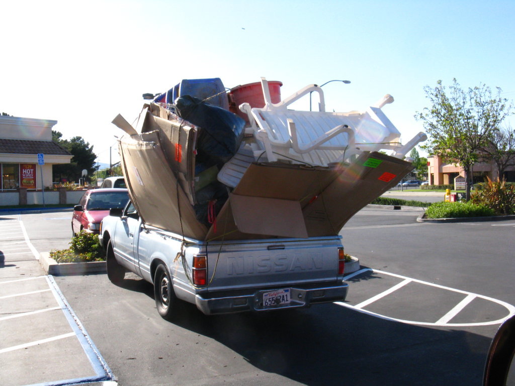 Overloaded Pickup-02.jpg
