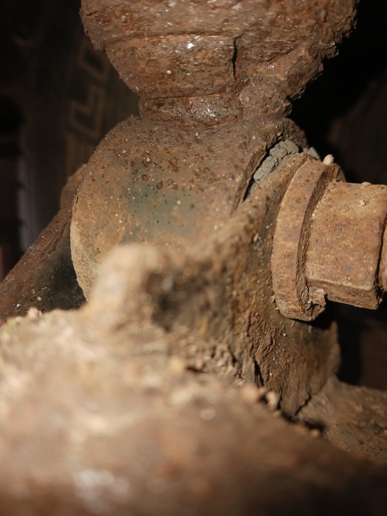 Pass shock bushing.jpg