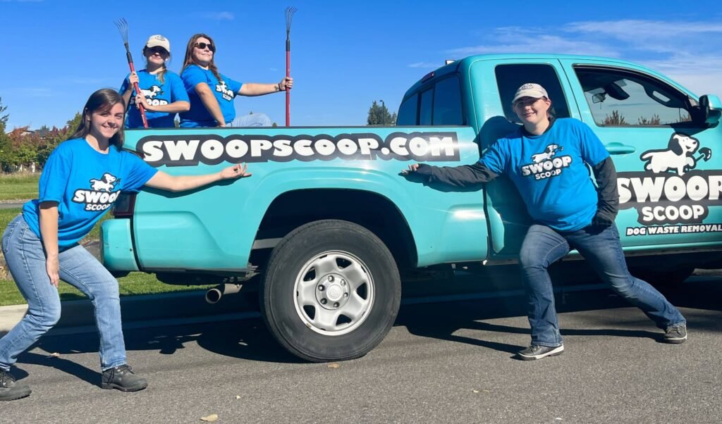 Pet-Waste-Removal-team-Everett-WA-scaled-1-1024x602.jpg