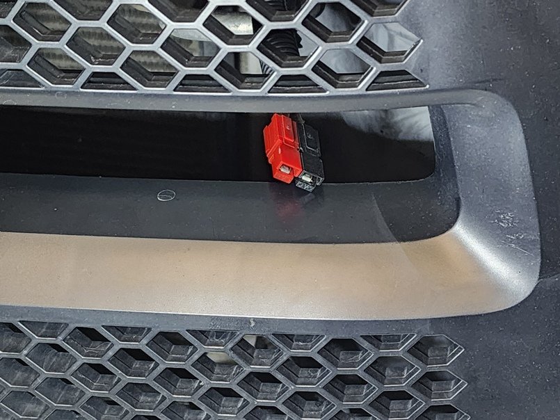 power_poles_charger_conn_Tundra.jpg