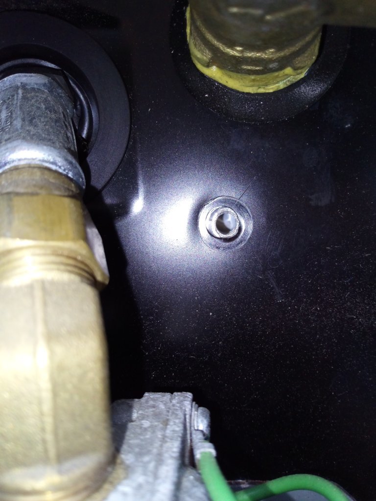 Retaining Screw hole 1.jpg