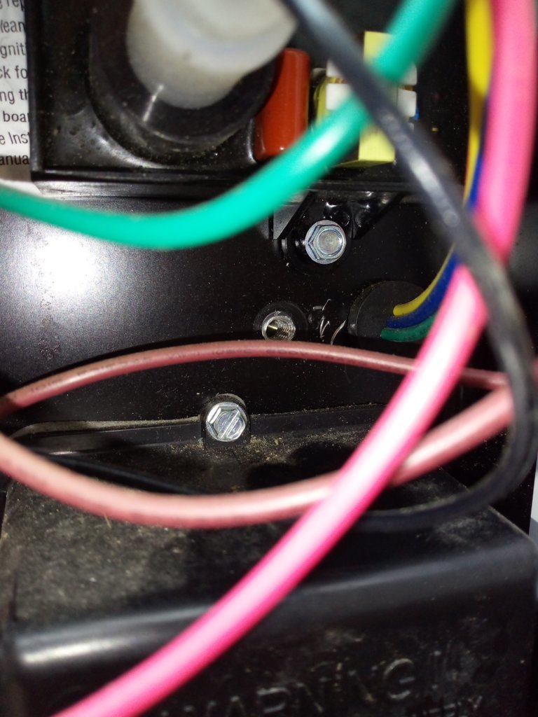 Retaining Screw Hole 2.jpg
