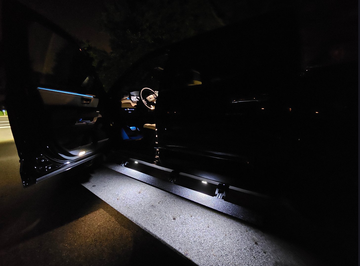 Running boards at night                   Go Rhino E1.png
