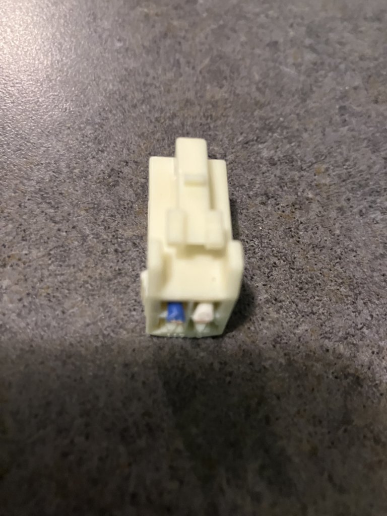 SubwooferConnector.jpg