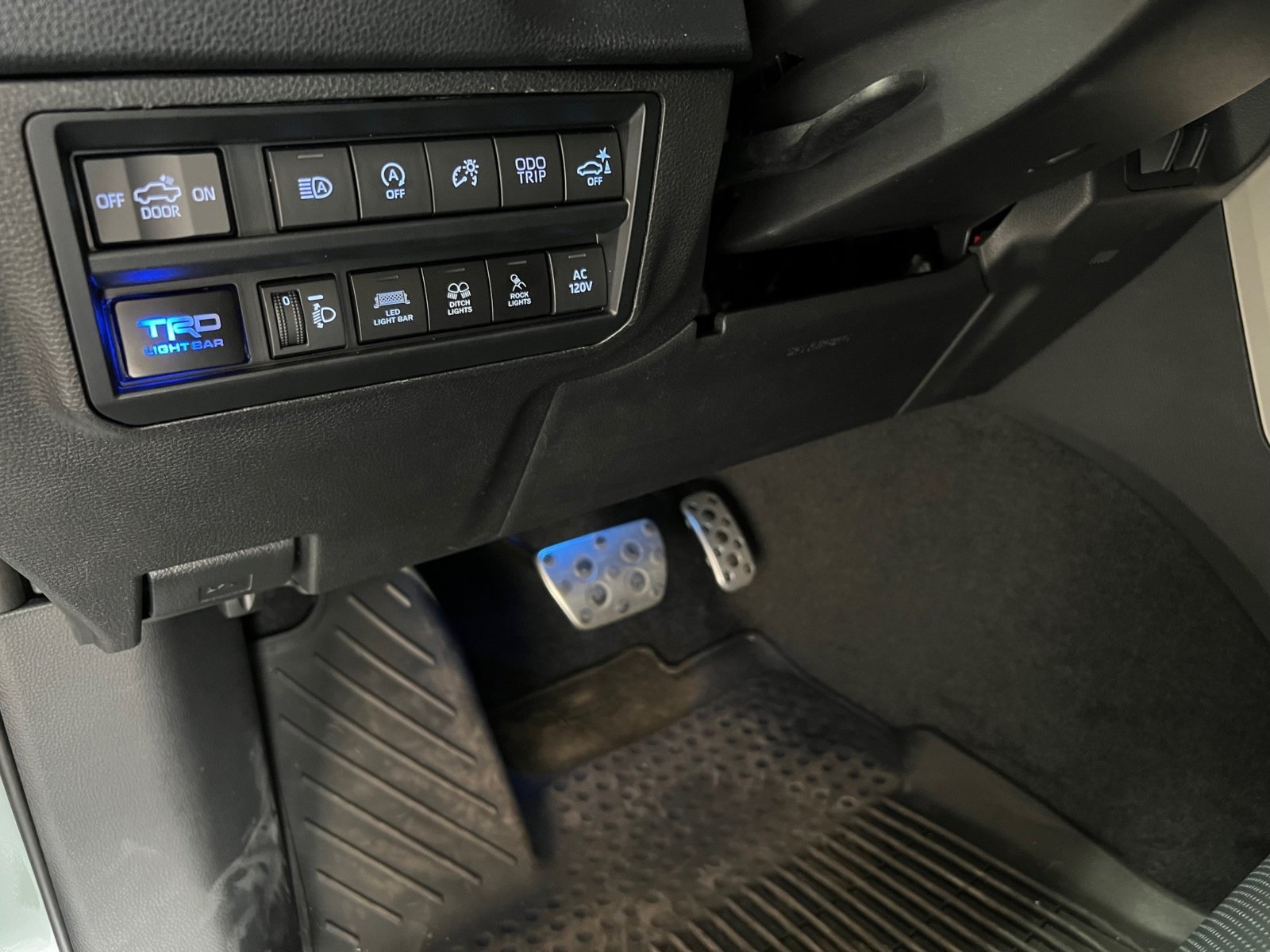 switch panel.jpg