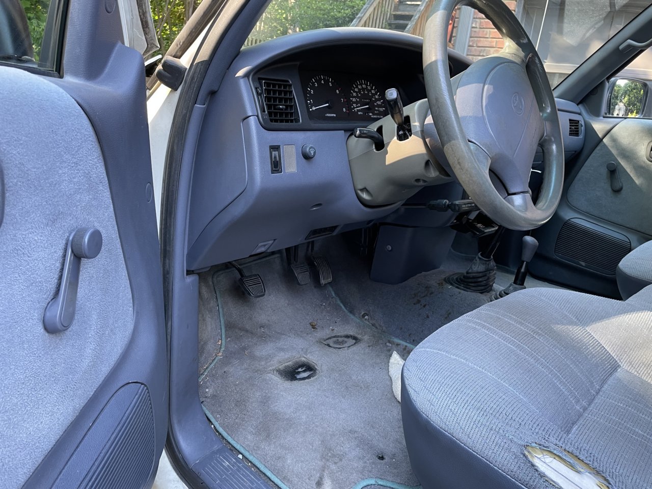 T100 3 pedals.jpg