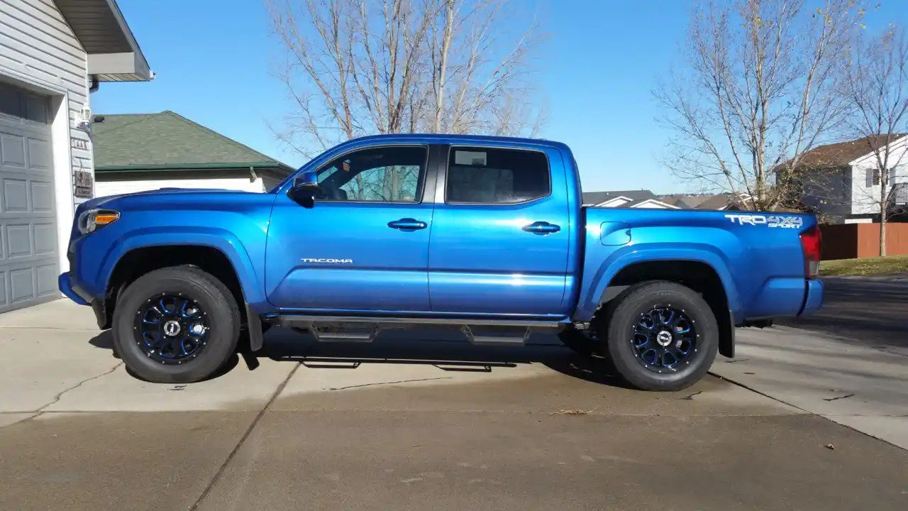 tacoma side profile.jpg