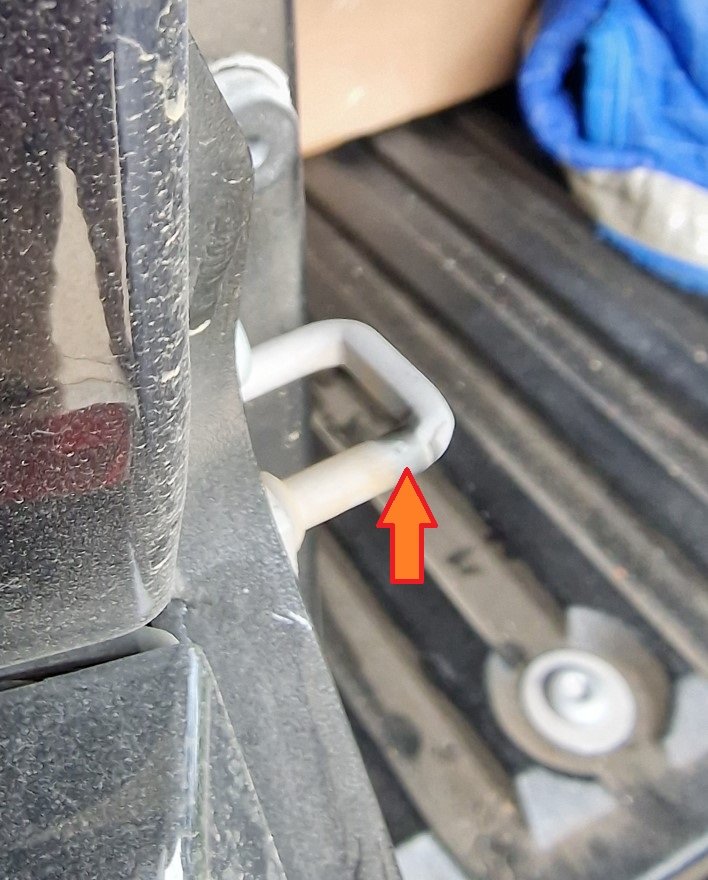 Tailgate L lock striker.jpg
