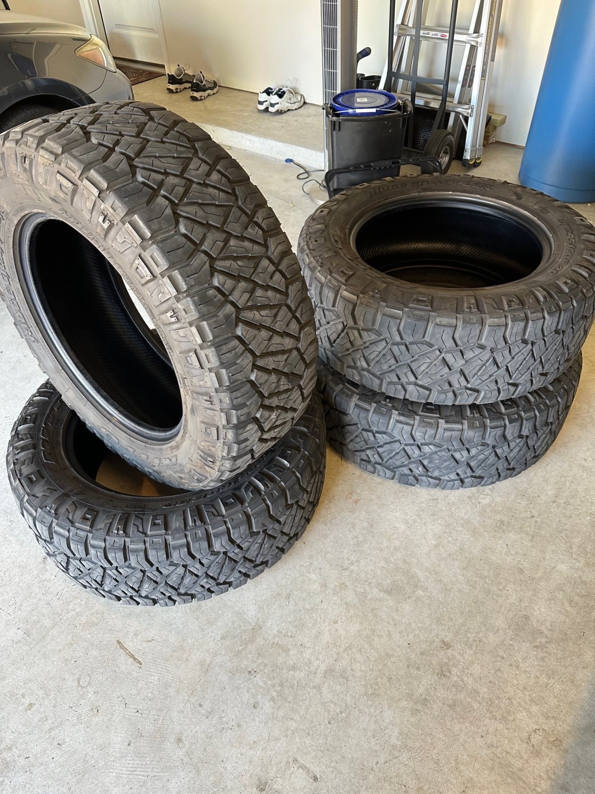 tires1.jpg