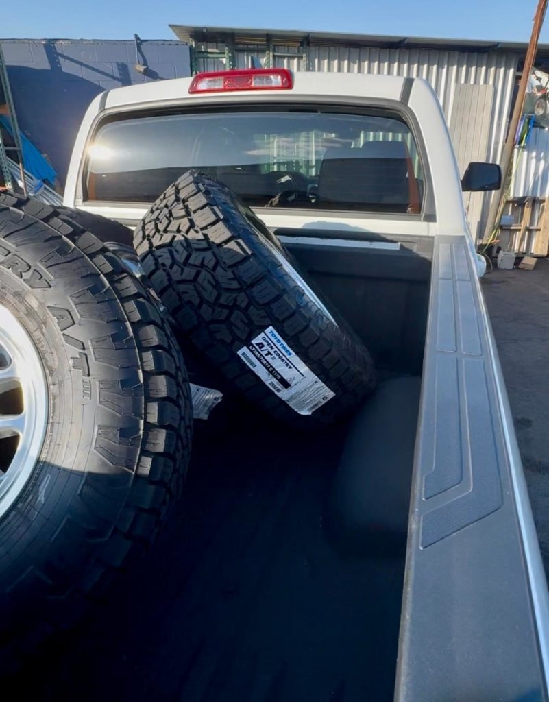 Toyos 285-75-17.jpg