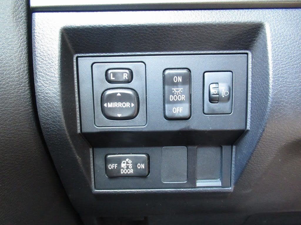 toyota dash.jpg