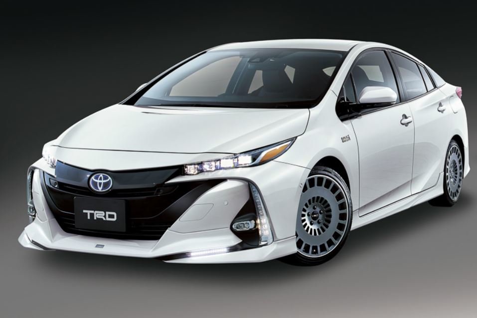 toyota-prius-prime-plug-in-gets-tuned-by-trd-and-modellista-in-japan_1.jpg
