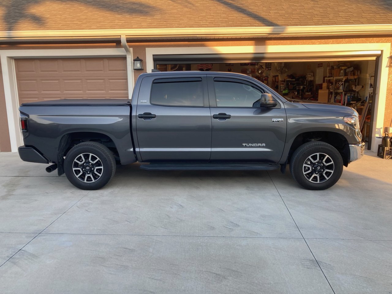Toyota Tundra lift.jpg