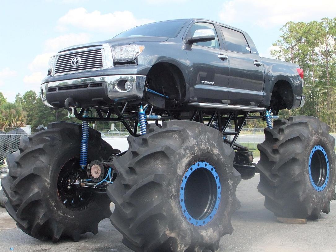 Toyota_Tundra_Custom_5535.jpg