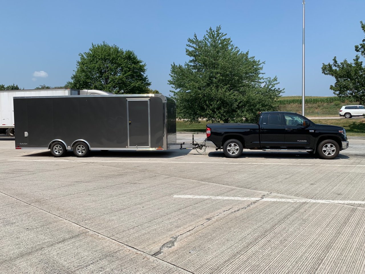 trailertundra.jpg