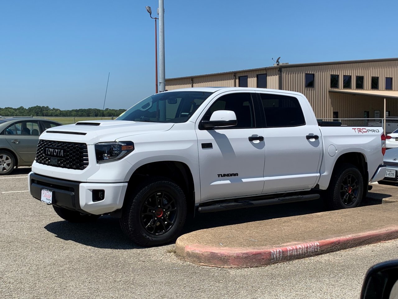 TRD PRO.jpg