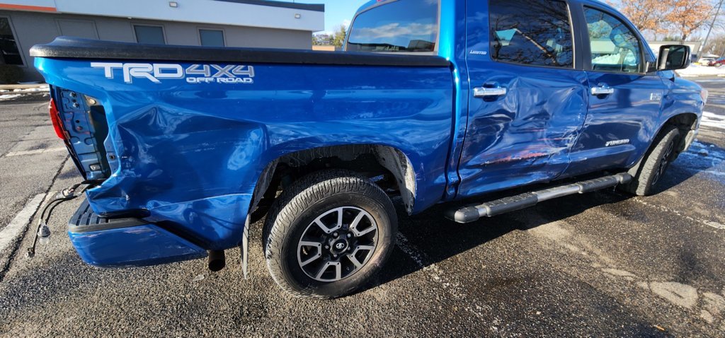 truck1.jpg